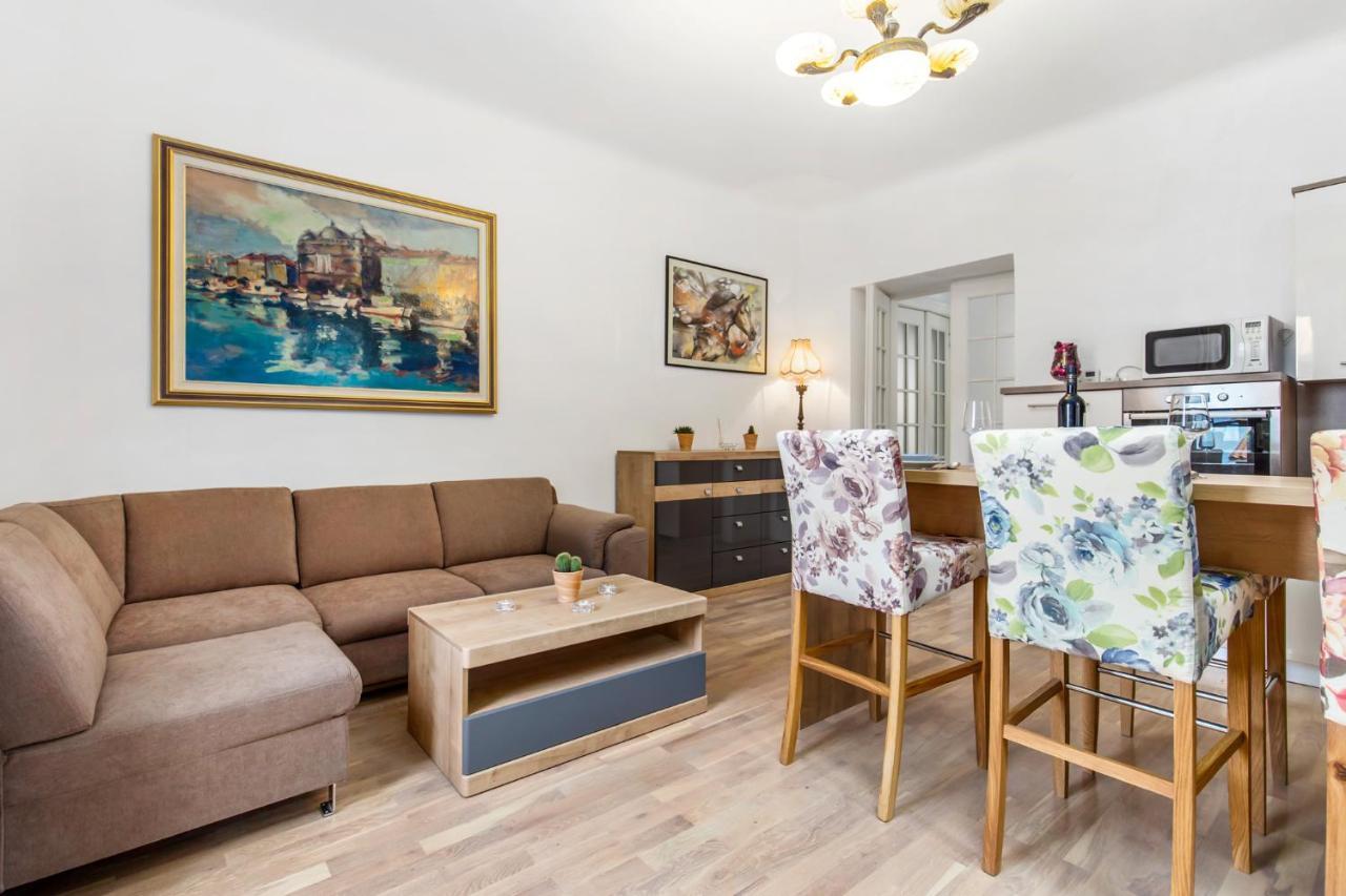 Villa Carolina Rijeka Bagian luar foto