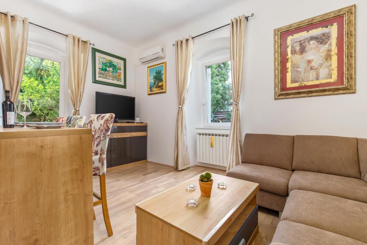 Villa Carolina Rijeka Bagian luar foto