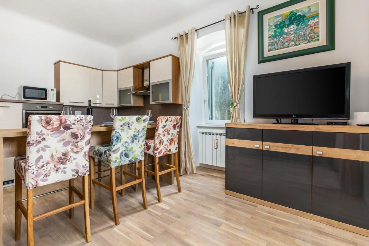 Villa Carolina Rijeka Bagian luar foto